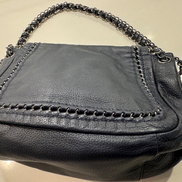 Vintage CHANEL Leather Luxe Ligne accordion flap bag - Picture 4 of 17